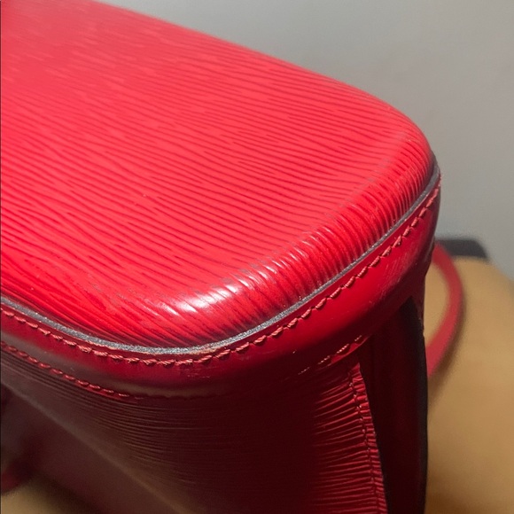 Louis Vuitton Epi Lussac shoulder bag - Picture 6 of 16